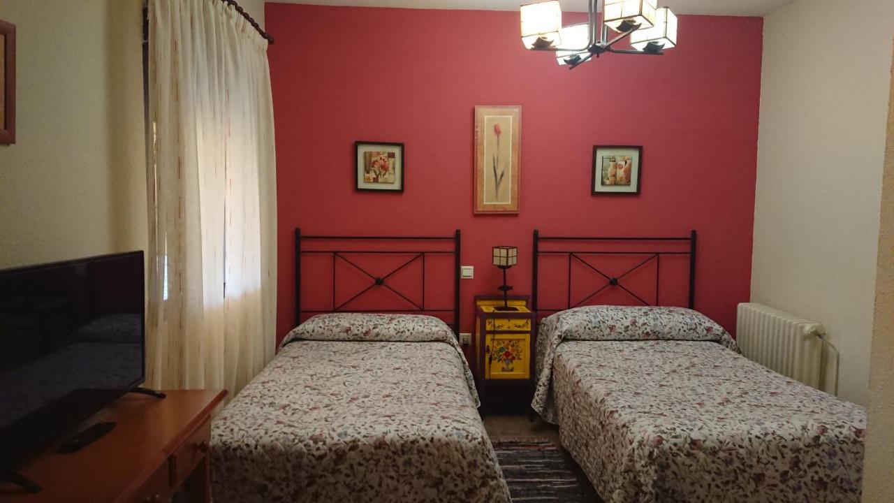 Posada La Reja Malpica de Tajo Εξωτερικό φωτογραφία